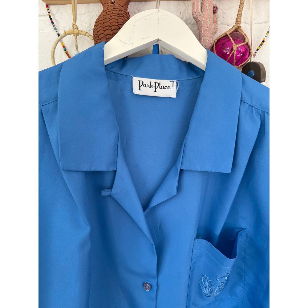 Vintage Park Place Cornflower Blue Button Front Blouse Crest Pocket Large - Picture 2 of 5